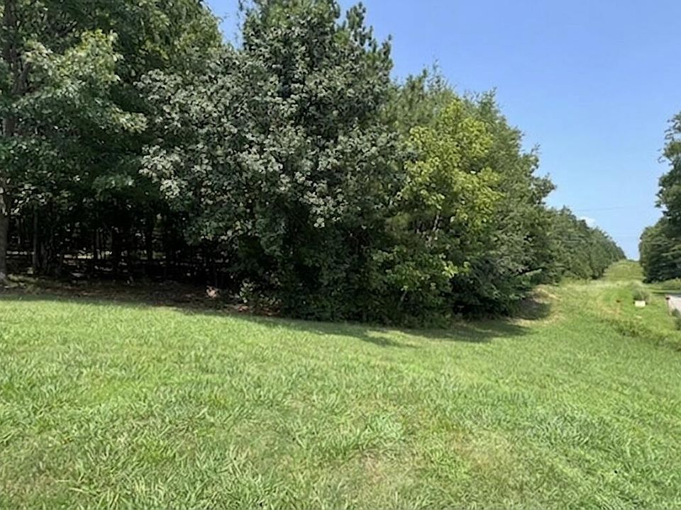 2nd image of Benjamin Cir NW