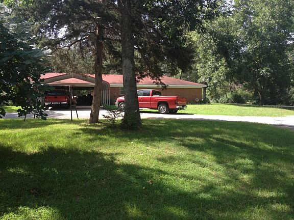 3rd image of 740 Sleepy Hollow Ln