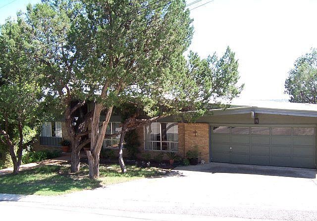 1st image of 703 Starcrest Dr
