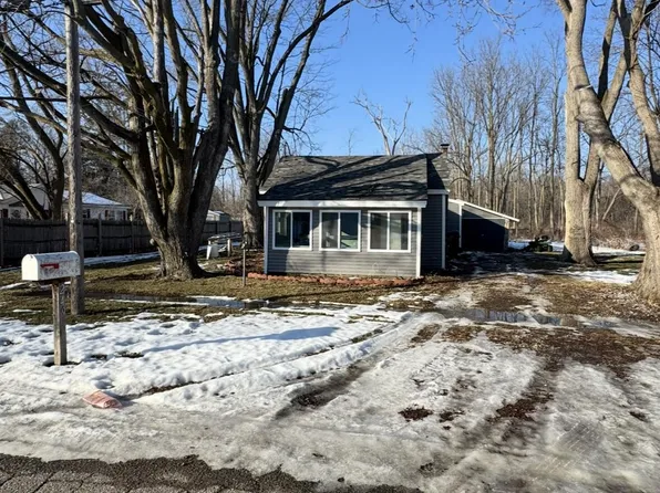 249 E Elm St, Elsie, MI 48831