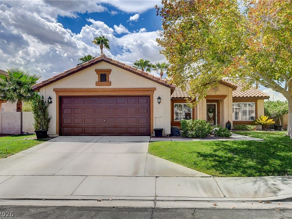 1st image of 429 Flores Cir