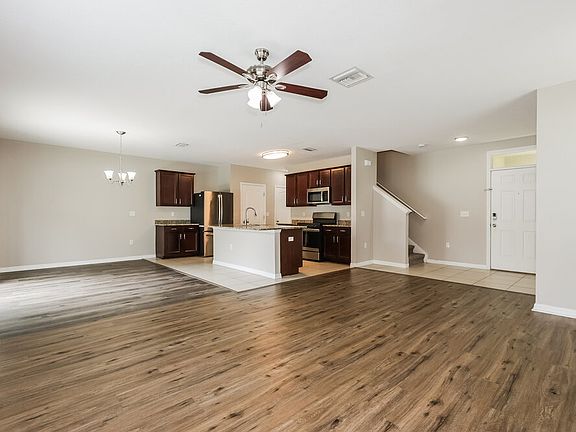 4th image of 1806 Greenwood Valley Dr
