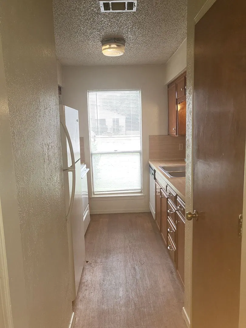 2734 Parkchester Dr, Arlington, TX 76015 — Photo 4