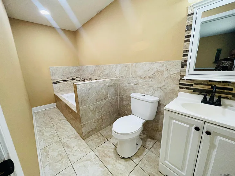 4036 Ridgemont Dr — Photo 45