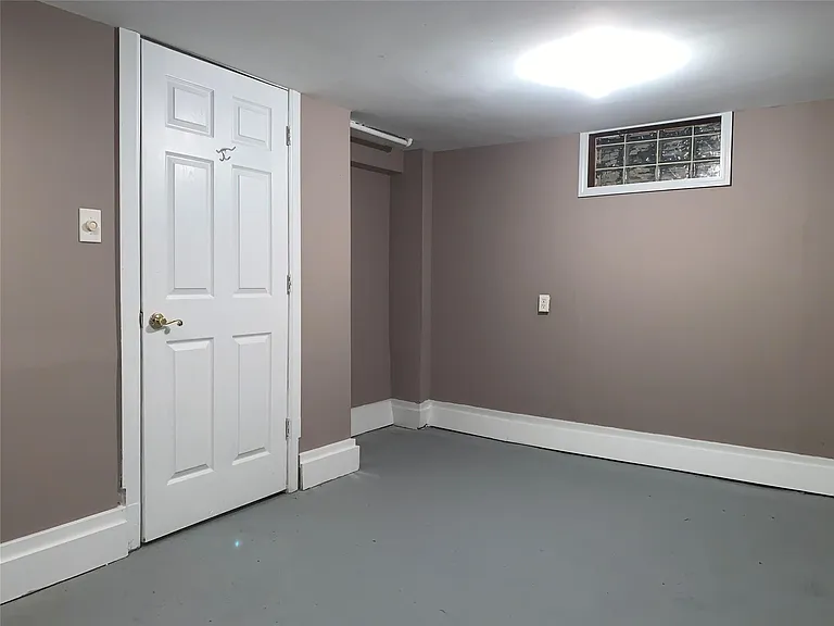 510 Stratford Rd — Photo 17