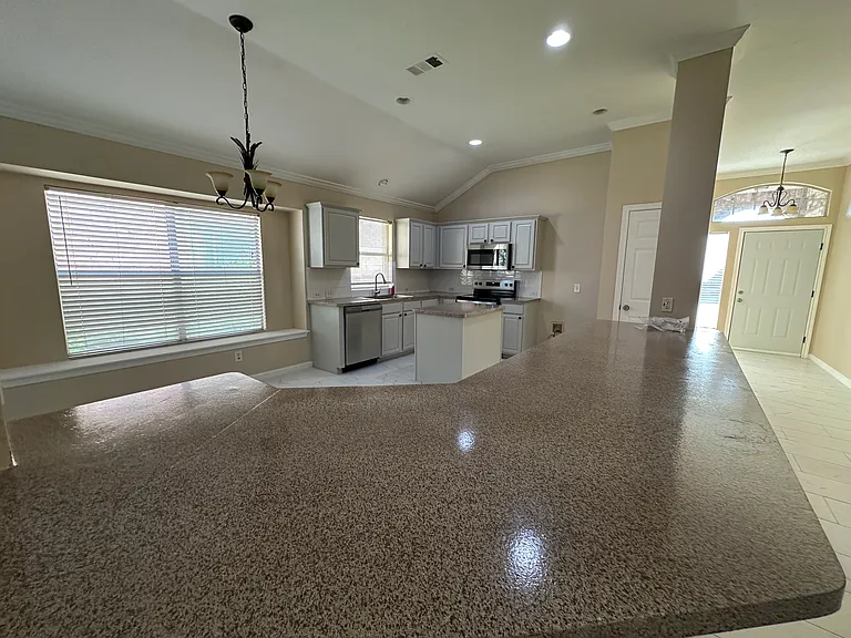 6609 Fairglen Dr — Photo 17
