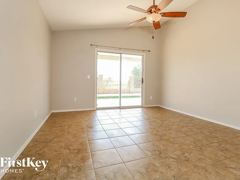1071 S 224th Ln — Photo 5