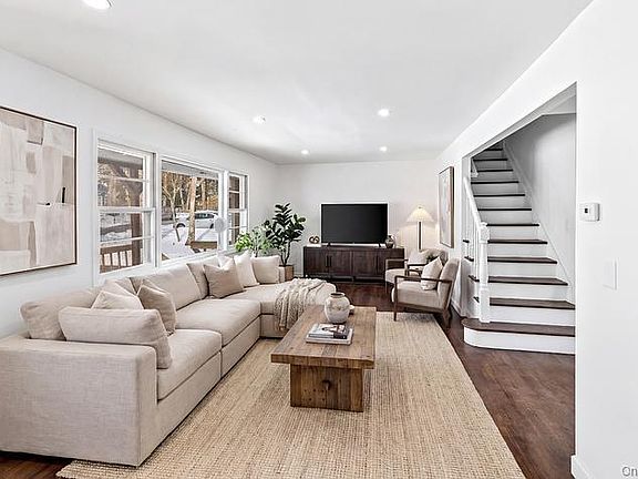 2nd image of 15 Gardiners Road