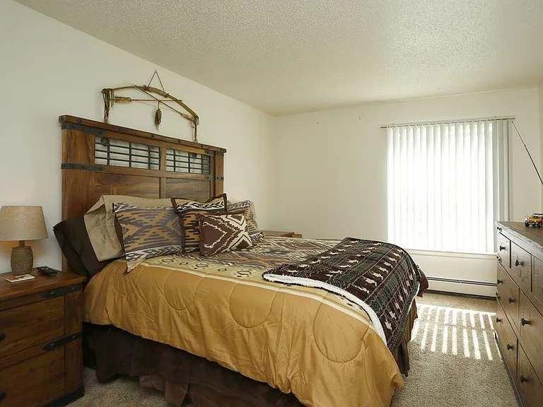 Flatirons Park Apartments — Photo 8