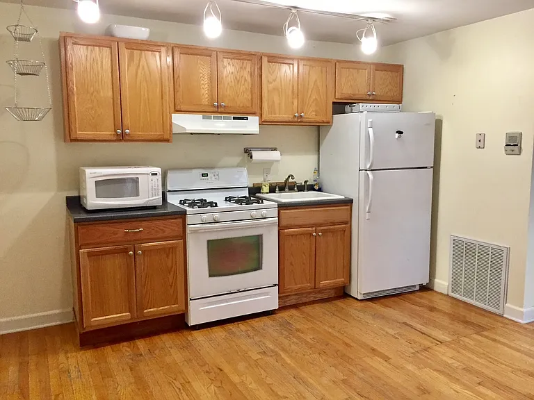920 N Calvert St #3R — Photo 8