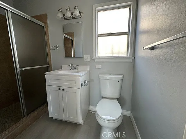 8811 S Budlong Ave — Photo 12