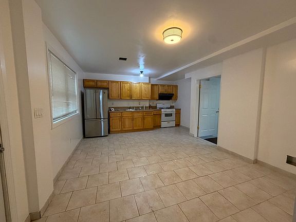 5th image of 77 Delaware Ave #2
