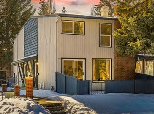 5315 N 53rd Ave NW #1, Calgary, AB T3A 2E7