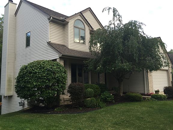 3rd image of 2711 Hawthorne Way