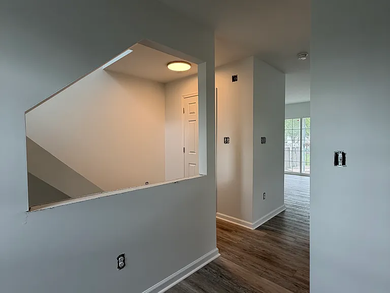 121 Westover Dr — Photo 12