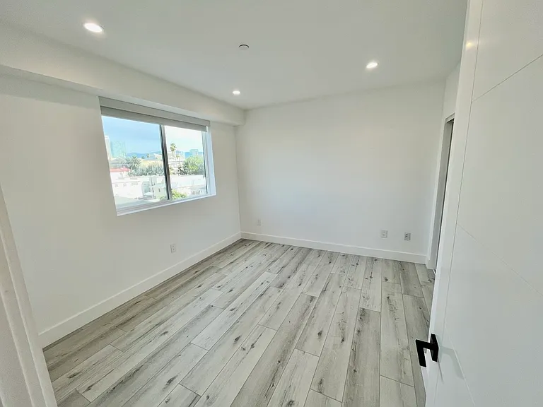 928 S Catalina St #6 — Photo 6