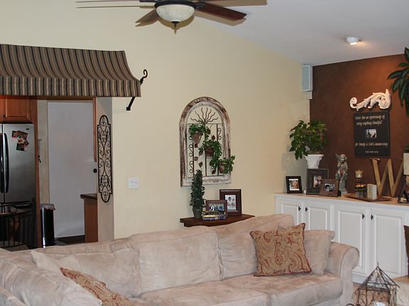 5th image of 2471 Lakeview Dr