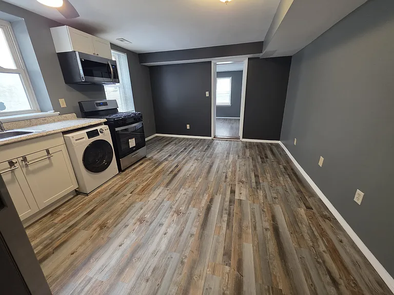 17 E Centre St #4 — Photo 5