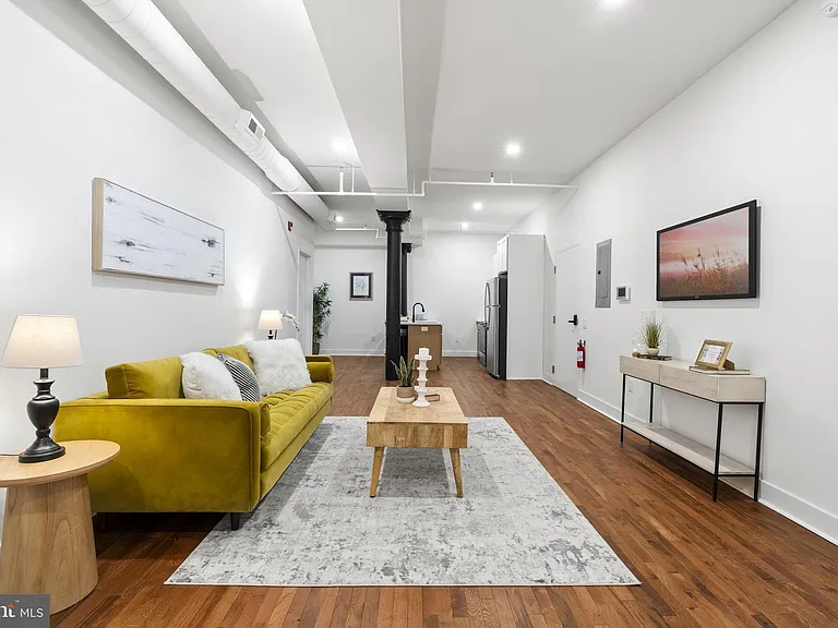 240 Hermitage St #102 — Photo 5