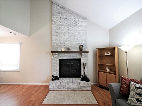 5th image of 8991 Cinnebar Dr #39