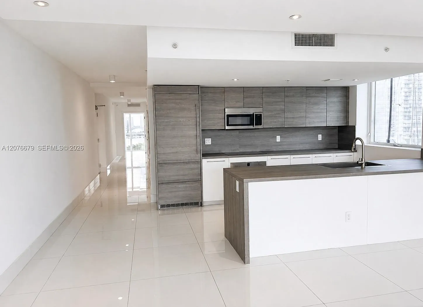 400 Sunny Isles Condo Wes — Photo 3