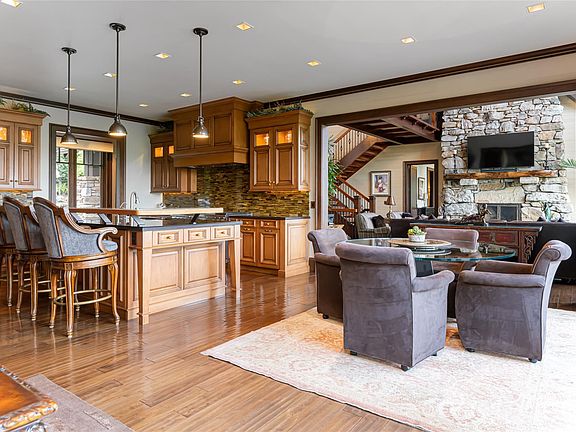 9th image of 66 N Deerhaven Ln