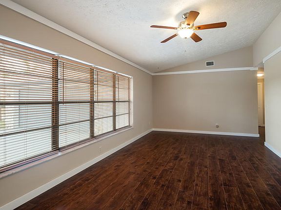 4th image of 641 NW Billiar Avenue