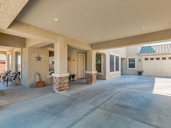 4th image of 17739 W Dahlia Dr