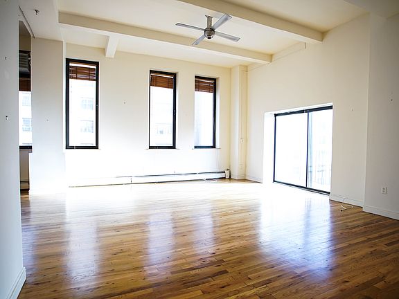 4th image of 114-116 E 13th St #6D
