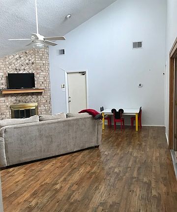 2nd image of 1511 Vista Azul