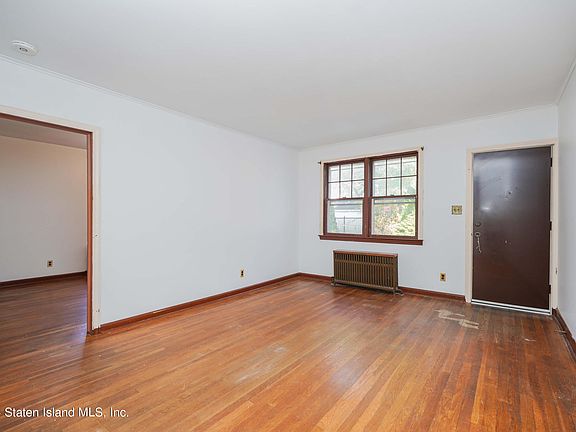 4th image of 52 Clermont Pl