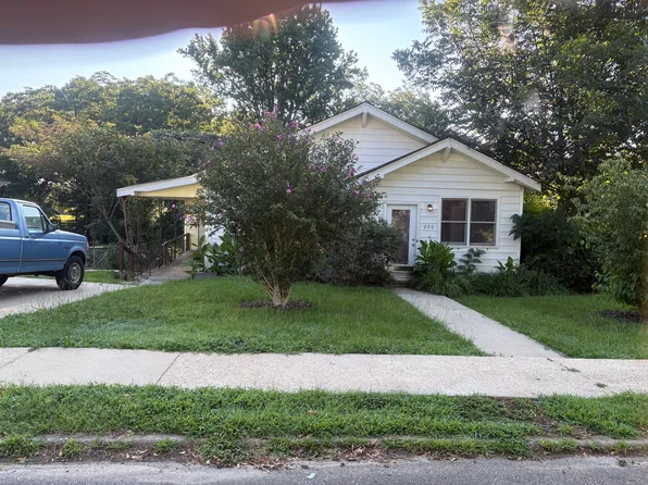 206 Whitney St, Slater, SC 29683