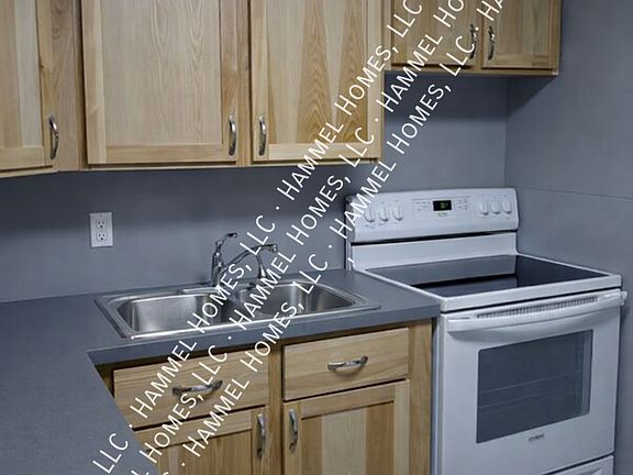 2nd image of 112 1st St S #2