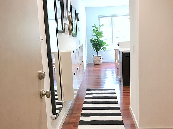 4th image of 6219 NE 181st St Unit 303