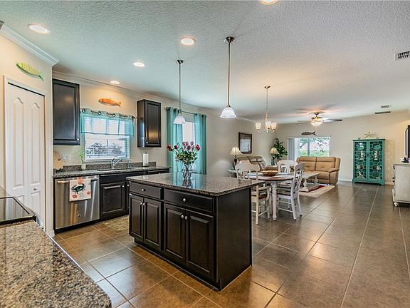 3rd image of 2043 Barstow Ln