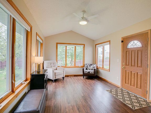 2nd image of 1066 Heather Dr