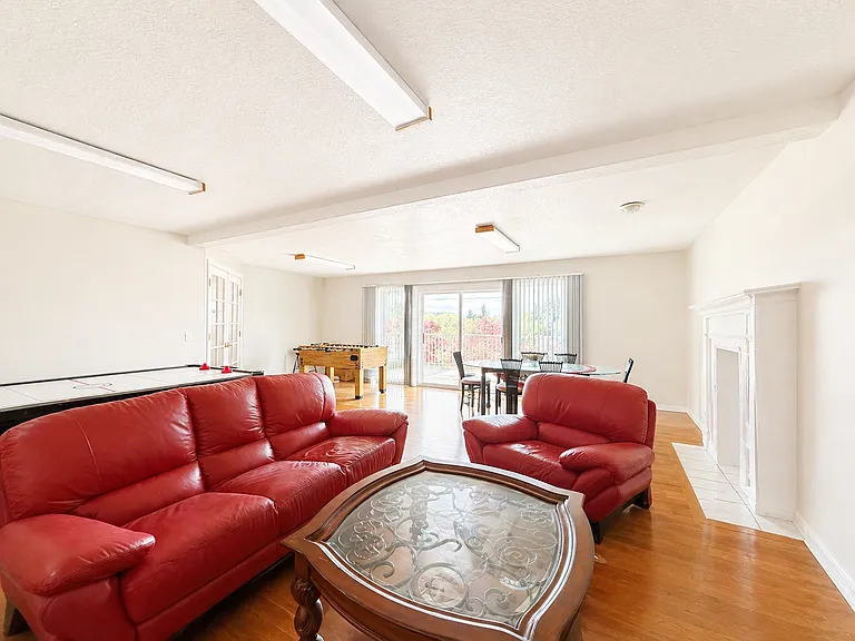 2437 SW Linneman Dr — Photo 8