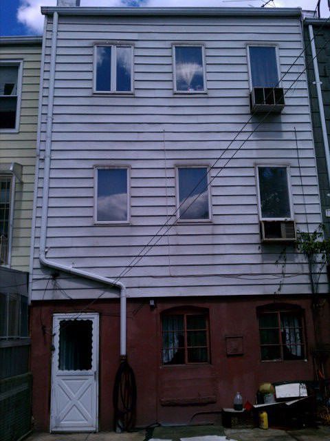 2nd image of 1036 40th St