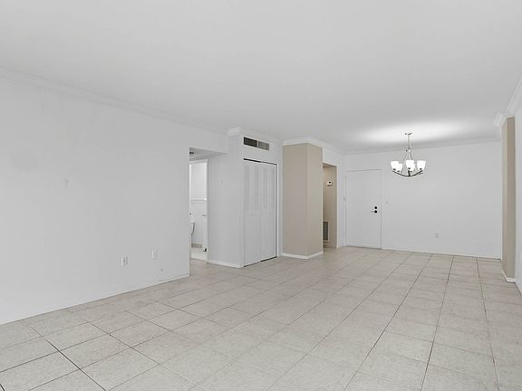3rd image of 800 West Ave APT 506