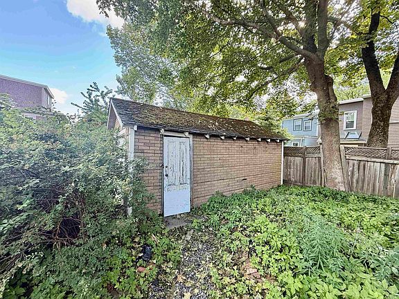 5th image of 6312 Chebucto Rd