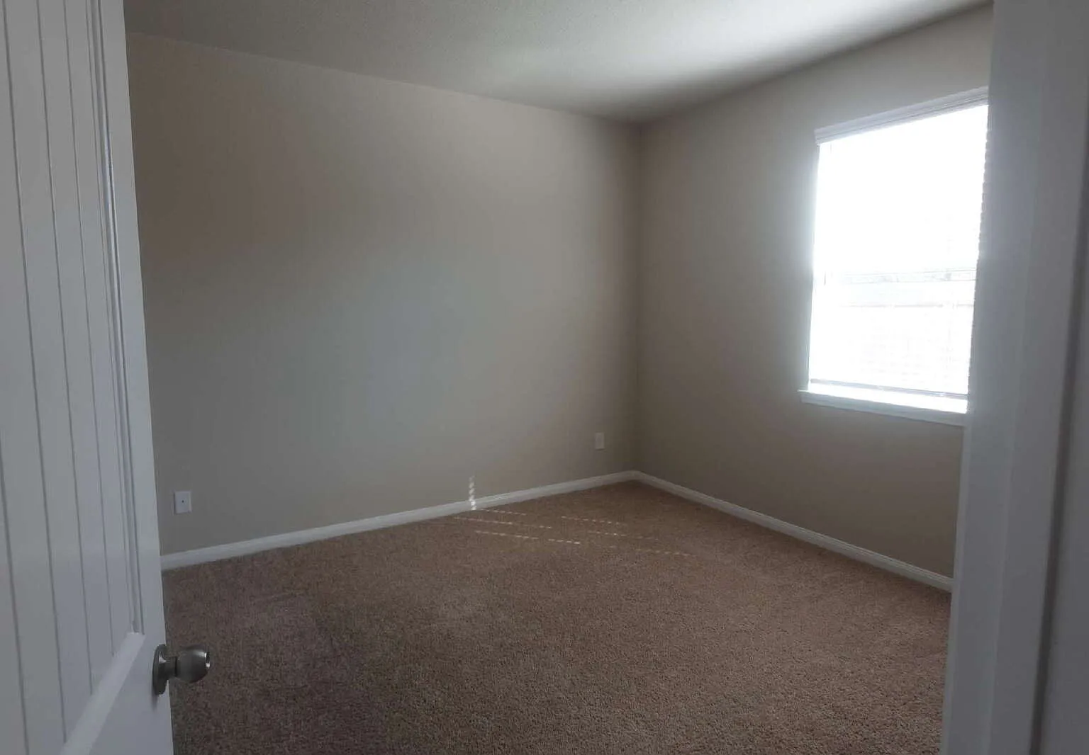 4 bed, 2.5 bath, 1707 sqft, $1,950 — Photo 2