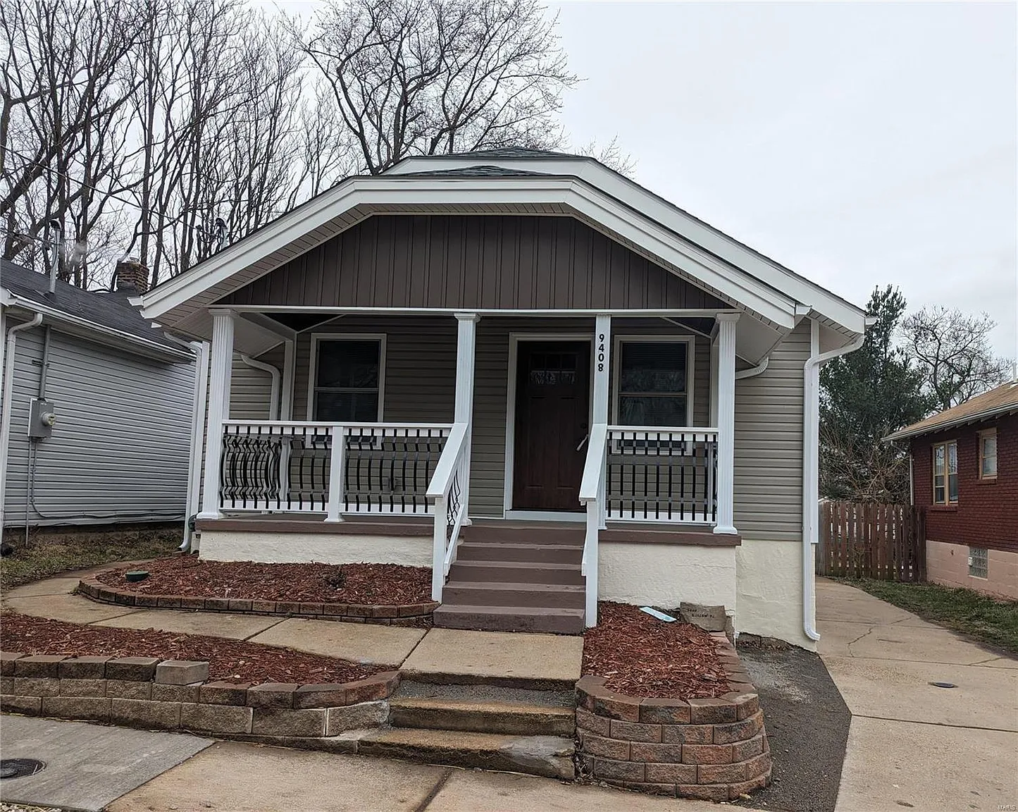 9408 Roslan Pl photo 1