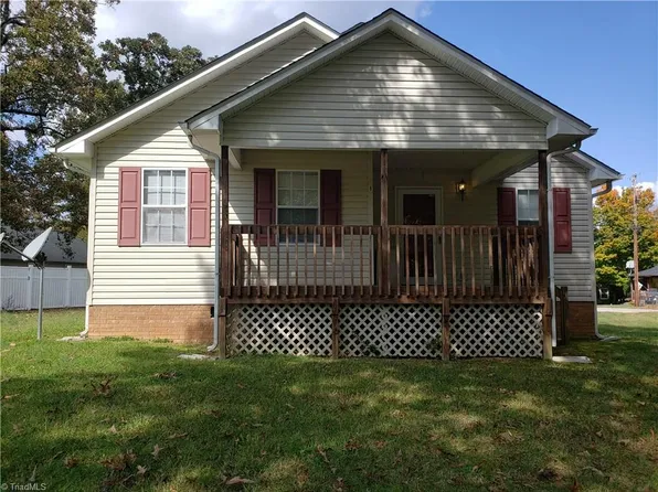8 Hinkle St, Thomasville, NC 27360