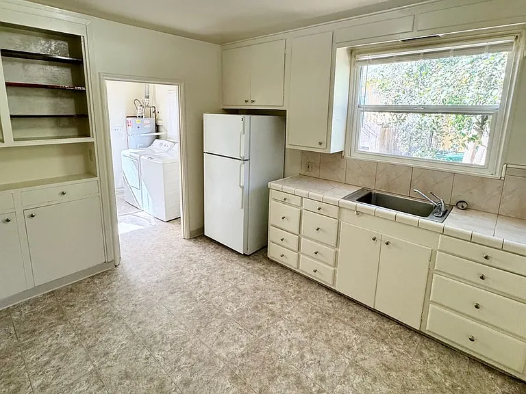 1119 Citrus Ave — Photo 11