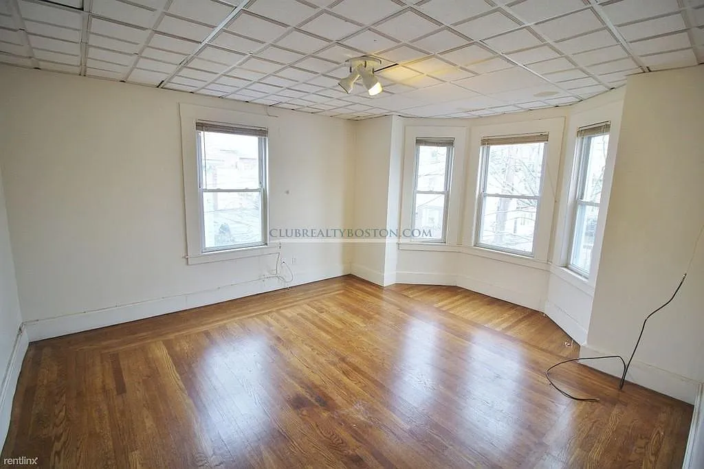 23 Cushing St — Photo 1