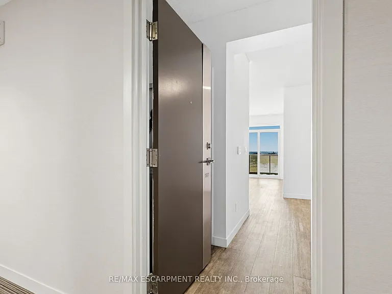 2081 Fairview St #1507 — Photo 4