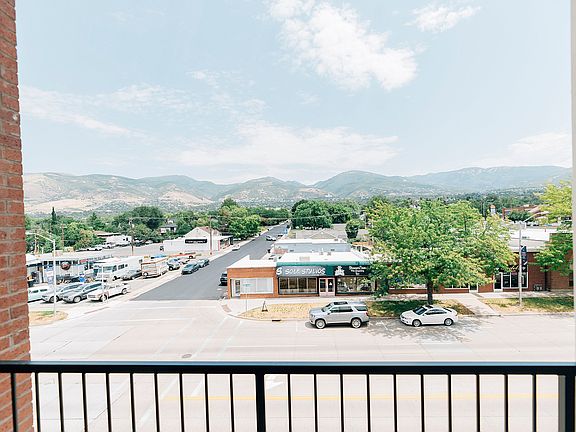 4th image of 404 S Main St #201