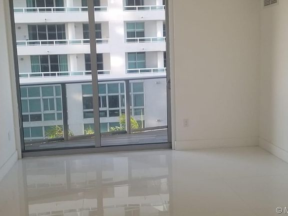 5th image of 488 NE 18th St Unit 709
