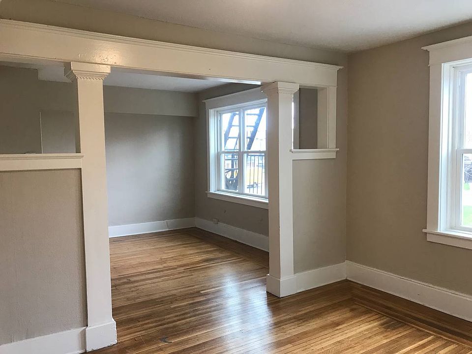 1st image of 1942 Seneca St #5
