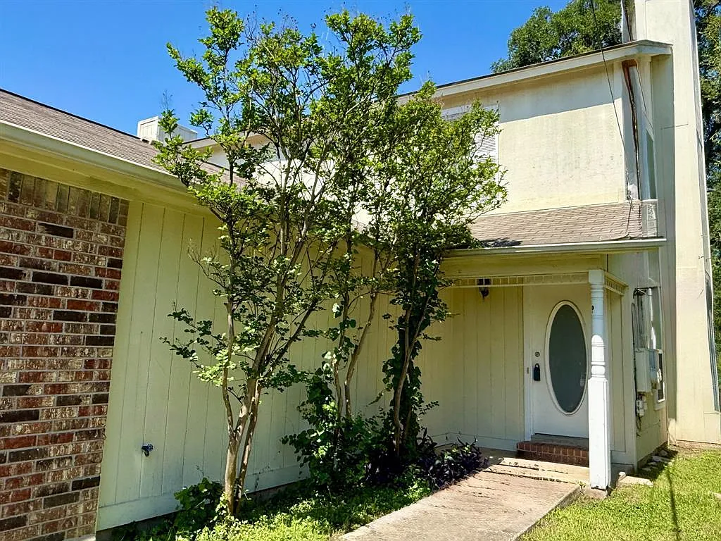 2 bed, 2.5 bath, 1128 sqft, $1,700 — Photo 3